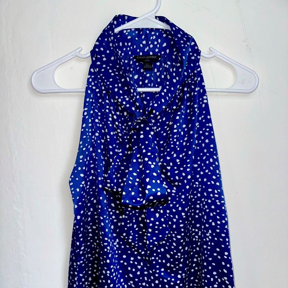 Banana Republic  Blue/White Polka Dot Sleeveless Bow Neck Blouse Top PXS Petite